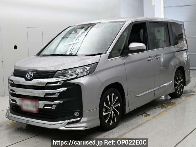 Buy Used 2025 Toyota Noah ZWR90W (OP022E0C) - Carused.jp