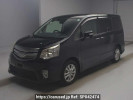 Toyota Noah ZRR70W