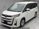 Toyota Noah ZWR90W
