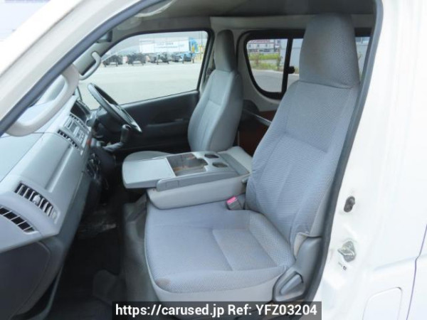 Used 2006 MT toyota regiusace-van KDH200V Image[12]