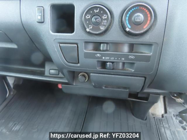 Used 2006 MT toyota regiusace-van KDH200V Image[17]