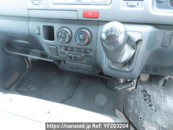 Used 2006 MT toyota regiusace-van KDH200V Image[18]
