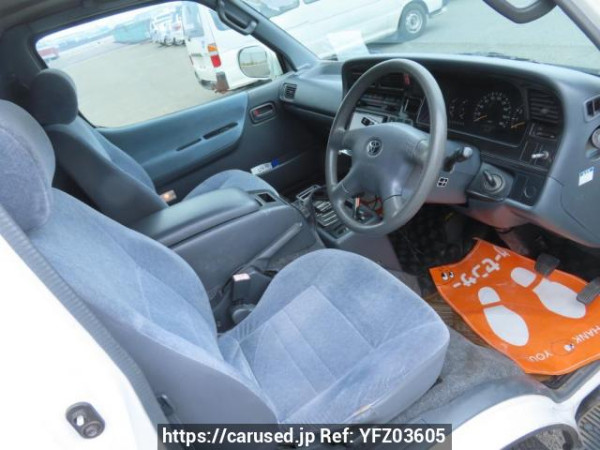 Used 2004 AT toyota regiusace-van TRH112V Image[11]