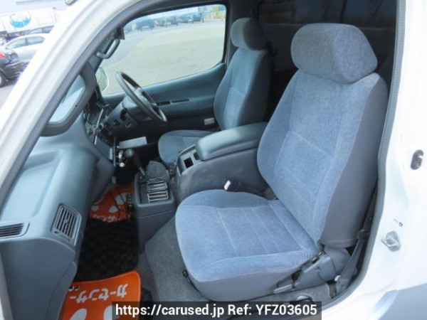 Used 2004 AT toyota regiusace-van TRH112V Image[12]