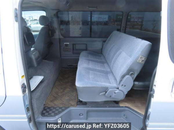 Used 2004 AT toyota regiusace-van TRH112V Image[13]