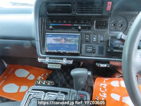 Used 2004 AT toyota regiusace-van TRH112V Image[16]