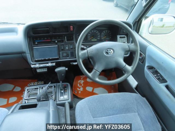 Used 2004 AT toyota regiusace-van TRH112V Image[17]