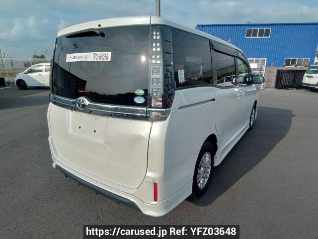 Buy Used 2015 Toyota Voxy ZRR80G (YFZ03648) - Carused.jp