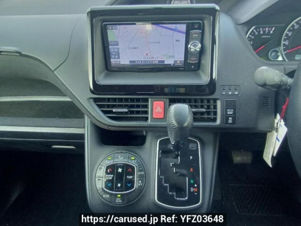 Used 2015 AT toyota voxy ZRR80G Image[23]
