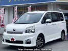 Toyota Voxy DBA-ZRR70W