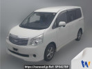 Toyota Noah ZRR70G