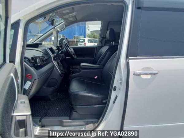 Used 2009 AT toyota voxy ZRR70W Image[13]