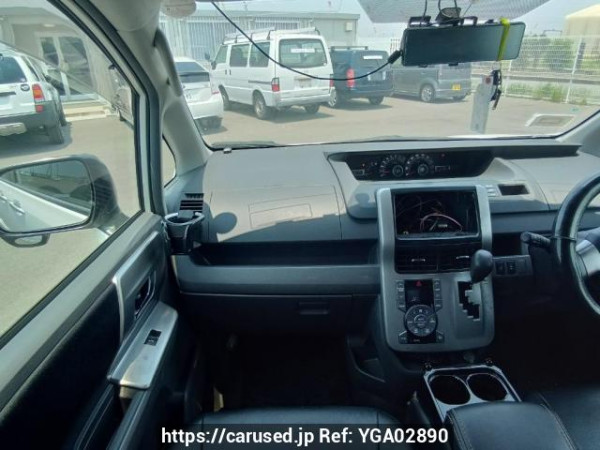 Used 2009 AT toyota voxy ZRR70W Image[18]