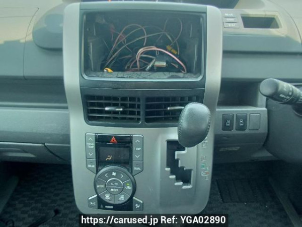 Used 2009 AT toyota voxy ZRR70W Image[20]