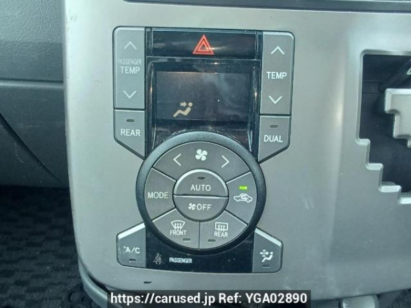 Used 2009 AT toyota voxy ZRR70W Image[21]