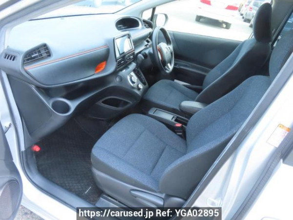 Used 2017 AT toyota sienta NHP170G Image[16]