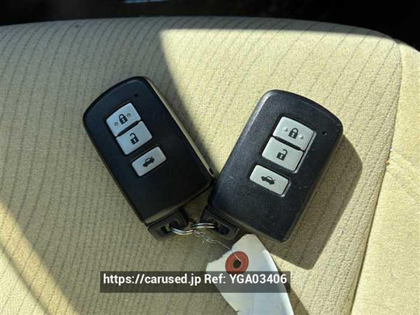 Used 2013 CVT toyota crown-hybrid AWS210 Image[16]