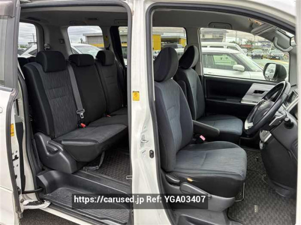 Used 2011 CVT toyota noah ZRR70 Image[17]