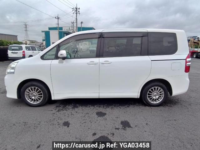 Buy Used 2010 Toyota Noah ZRR70G (YGA03458) - Carused.jp