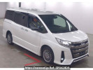 Toyota Noah ZWR80W