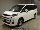 Toyota Noah MZRA95W