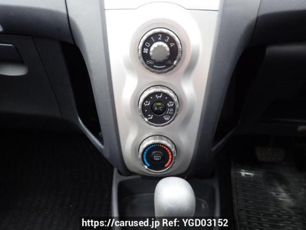 Used 2005 AT toyota vitz SCP90 Image[24]