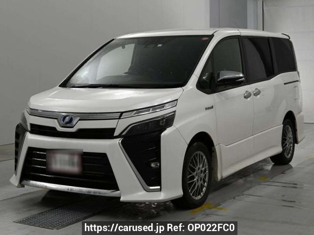 Buy Used 2019 Toyota Voxy ZWR80W (OP022FC0) - Carused.jp