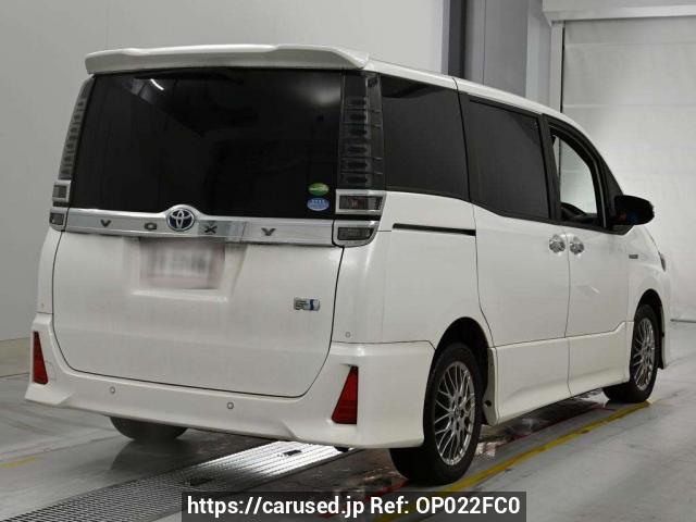 Buy Used 2019 Toyota Voxy ZWR80W (OP022FC0) - Carused.jp