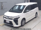 Toyota Voxy ZWR80W