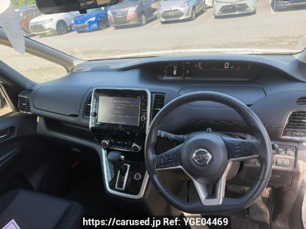 Used 2017 AT nissan serena GFC27 Image[16]