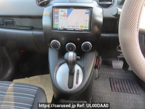 Used 2010 AT mazda demio DE3FS Image[17]