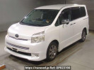 Toyota Voxy ZRR70W