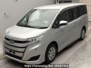 Toyota Noah ZRR80Gカイ