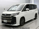 Toyota Noah MZRA90W
