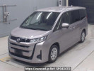 Toyota Noah MZRA90W