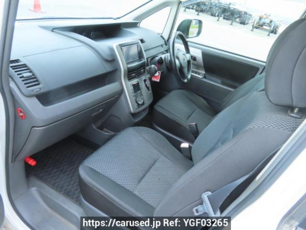Used 2009 AT toyota noah ZRR70W Image[12]