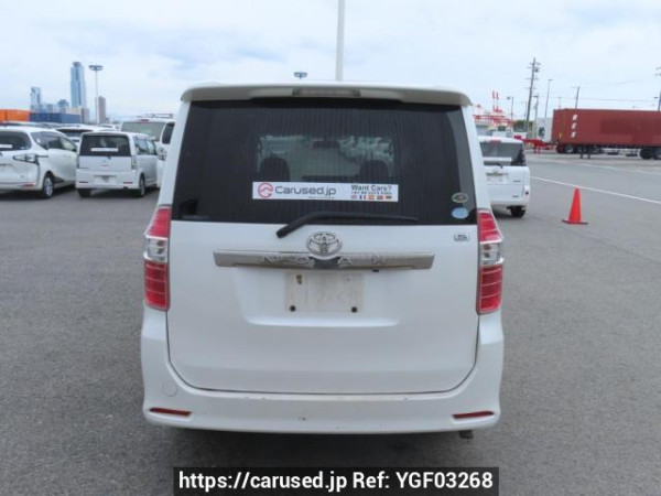 Used 2007 AT toyota noah ZRR70W Image[5]