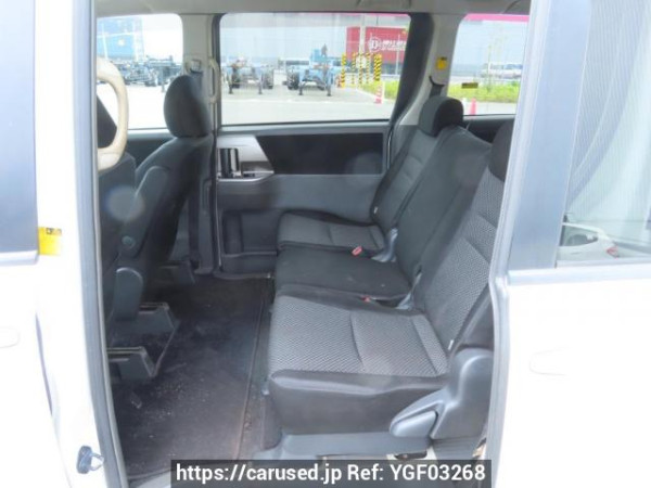 Used 2007 AT toyota noah ZRR70W Image[18]