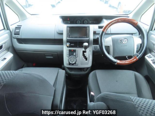 Used 2007 AT toyota noah ZRR70W Image[22]