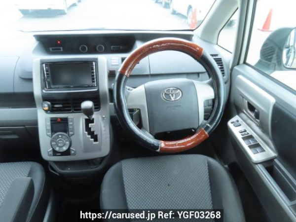 Used 2007 AT toyota noah ZRR70W Image[24]