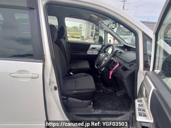 Used 2010 AT toyota noah ZRR70W Image[13]