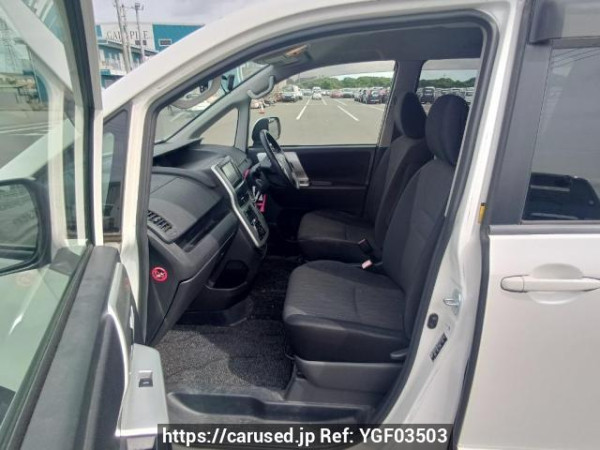 Used 2010 AT toyota noah ZRR70W Image[14]