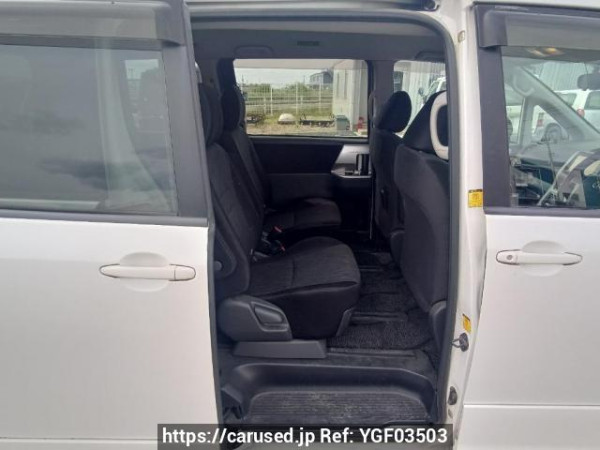 Used 2010 AT toyota noah ZRR70W Image[15]
