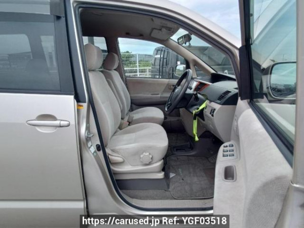 Used 2005 AT toyota noah AZR65G Image[13]