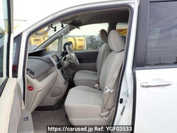 Used 2009 AT toyota noah ZRR70G Image[13]