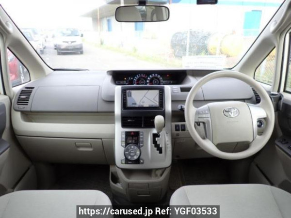 Used 2009 AT toyota noah ZRR70G Image[17]