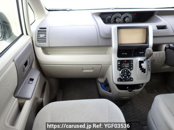 Used 2010 AT toyota noah ZRR70G Image[18]