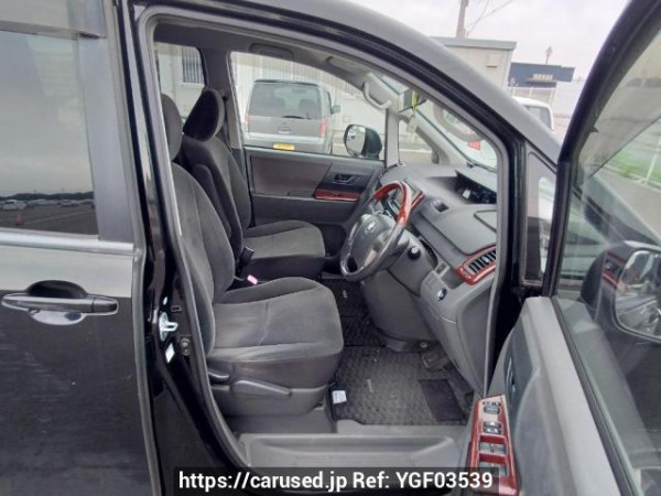 Used 2007 AT toyota noah ZRR70G Image[13]