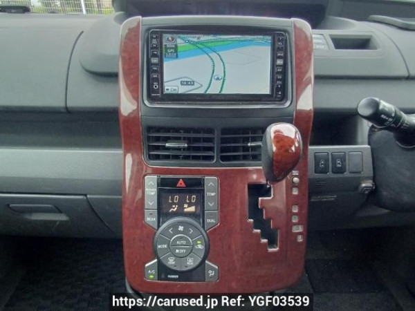 Used 2007 AT toyota noah ZRR70G Image[23]