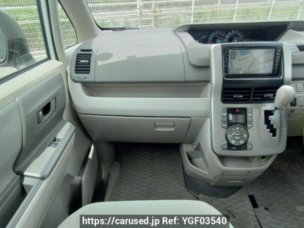 Used 2009 AT toyota noah ZRR70G Image[19]